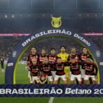 Flamengo lined up in a match against Vitória in the Brasileirão — Photo: André Durão/ge