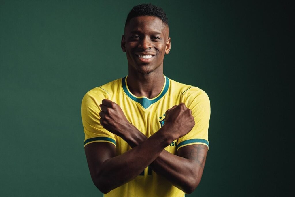 Flamengo prioriza Luiz Henrique e define situação de Thiago Almada no mercado