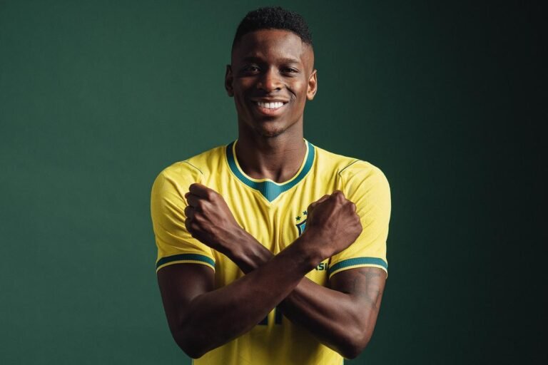 Flamengo prioriza Luiz Henrique e define situação de Thiago Almada no mercado