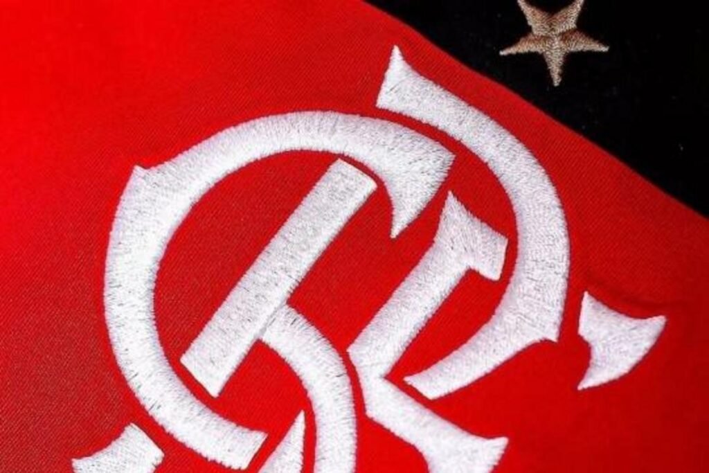Flamengo publica nota oficial cobrando arbitragem e cita vantagem do Palmeiras no VAR