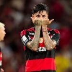 Flamengo vence o Vitória com show de Pulgar e BH e encurta distância para a liderança