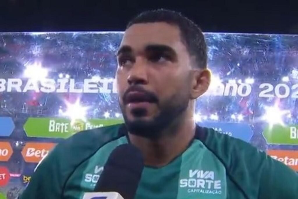 Lucas Arcanjo desabafa após golaço de Pulgar: sem chances de defesa contra o Flamengo