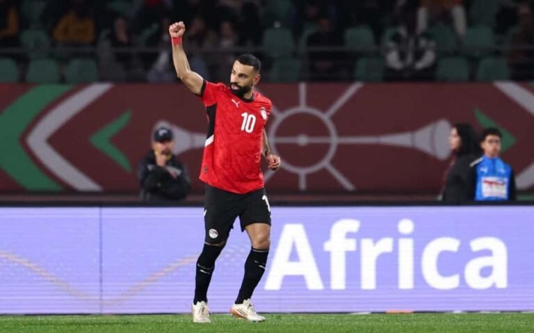 Mohamed Salah negocia com Trabzonspor e viaja à Turquia para assinar contrato