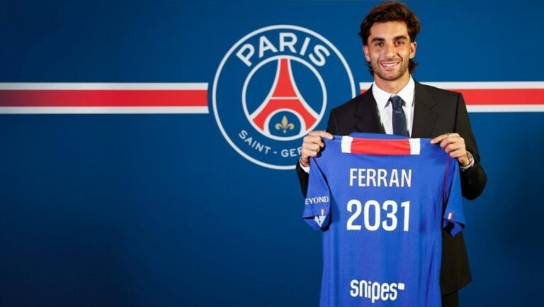 Ferran Torres is Paris Saint-Germain's new signing — Photo: Disclosure