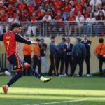 PSG contrata Ferran Torres por 50 milhões de euros do Barcelona
