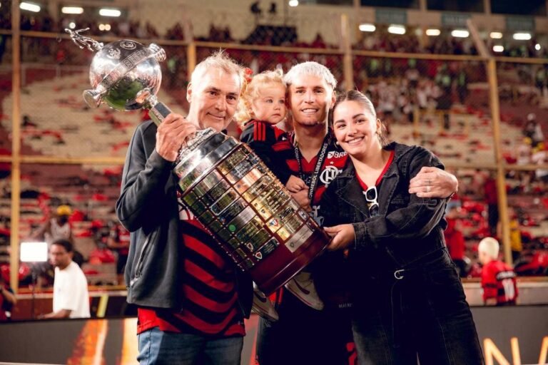 Quatro anos de Varela no Flamengo 150 jogos 10 títulos e o Rio como lar