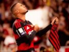 Samuel Lino faz melhor temporada no Flamengo com recordes de gols e assistências