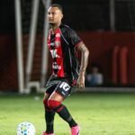 STJD libera Maurício do Palmeiras e pune dupla do Vitória