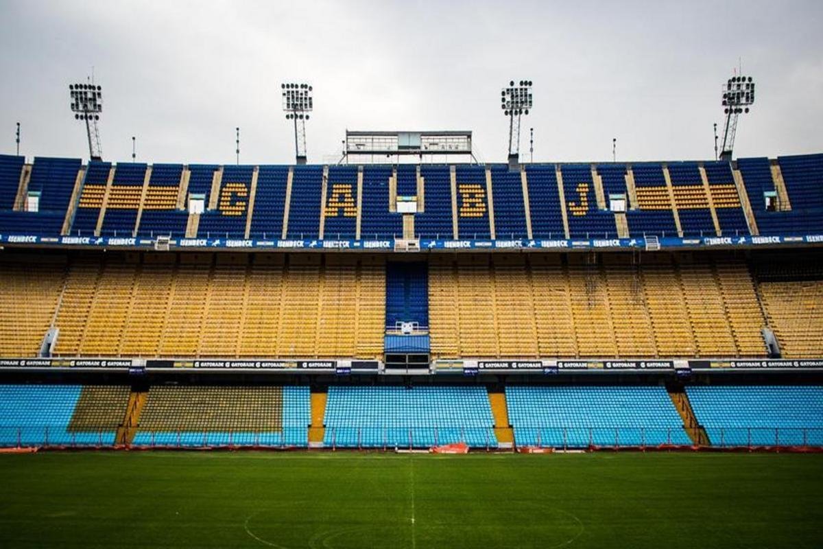 Boca Juniors fecha com Enner Valencia ex-Inter para substituir Cavani